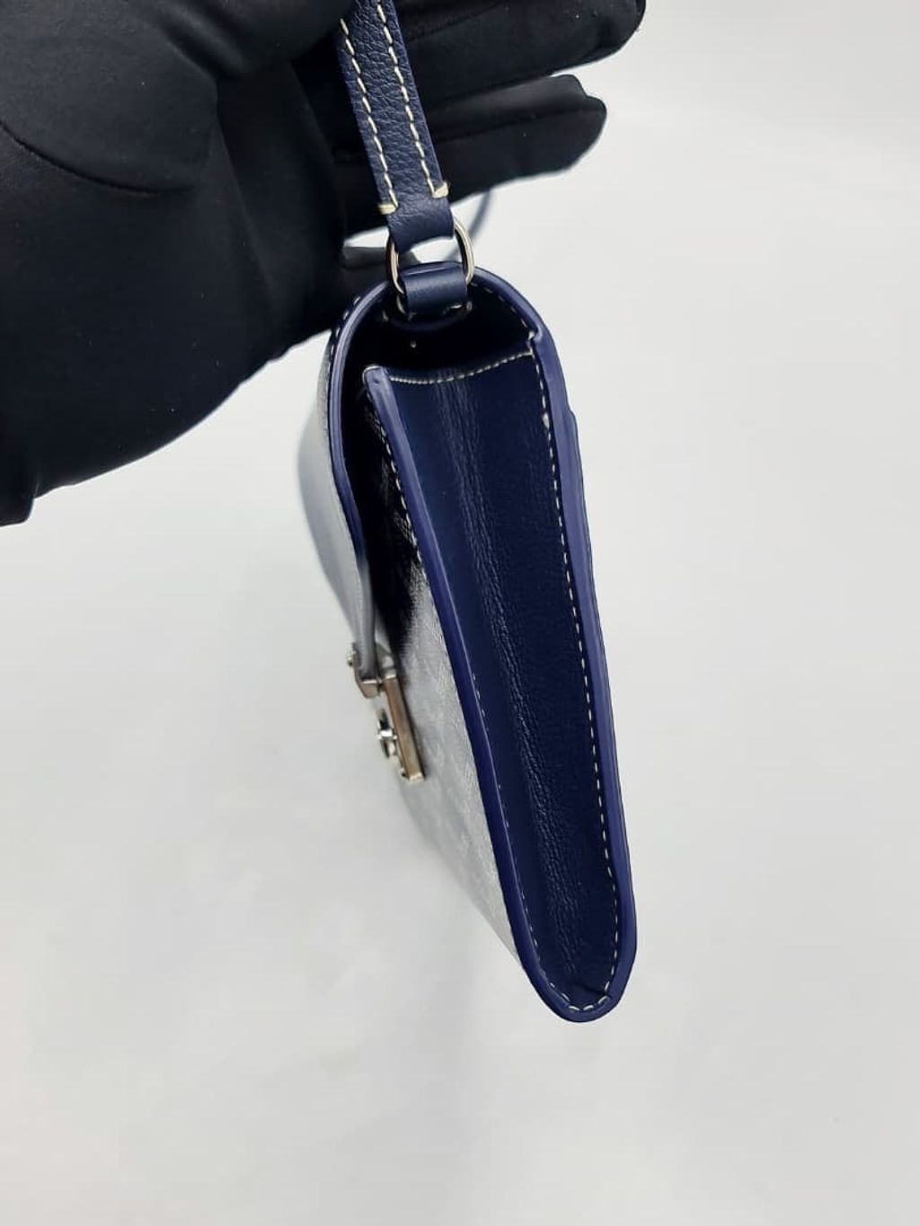 96d9d206-2c9a-43c1-b896-e1c88709580a