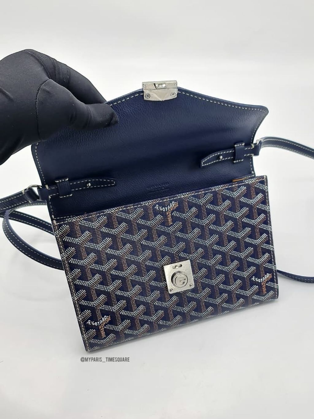 8e986b2c-9776-4089-965b-7df9220e88fb