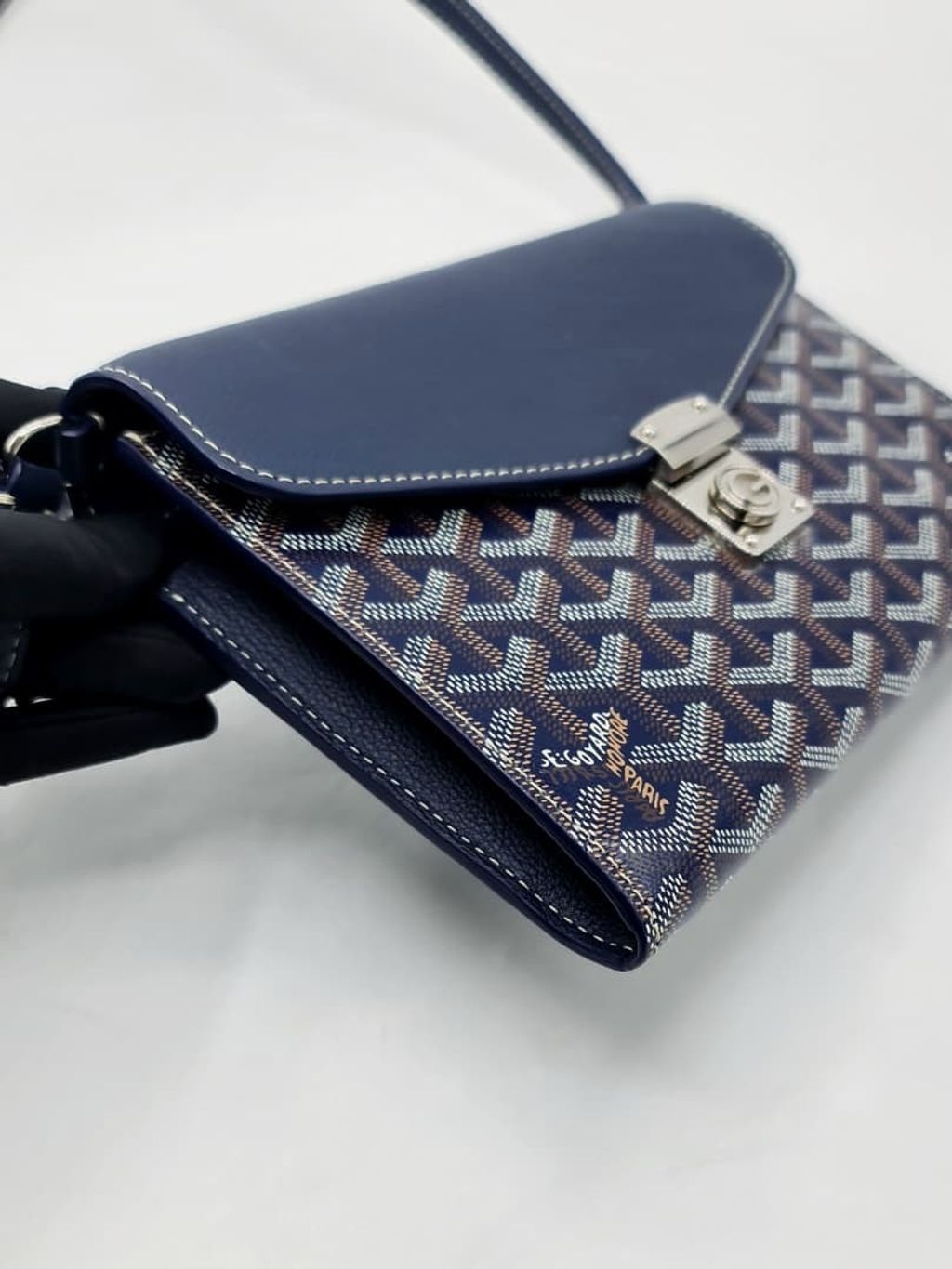 cd5fa7be-7896-4ee8-a3c9-28455b2d9283