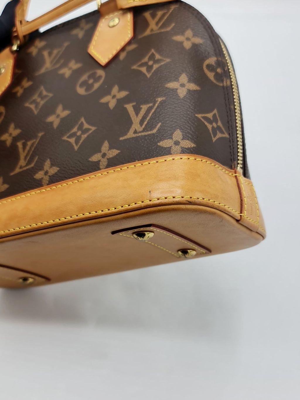 c9078b35-99d4-4b1d-b82f-1063a087e9bd