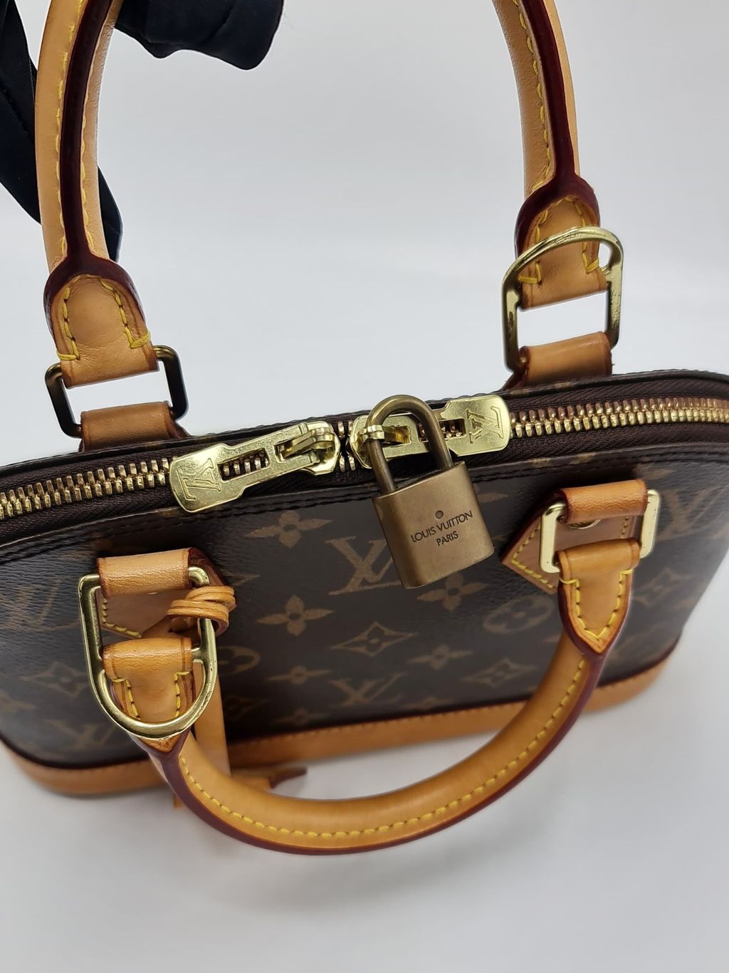 5ce5ac9d-fb61-4939-aa71-fba5bfeb9664