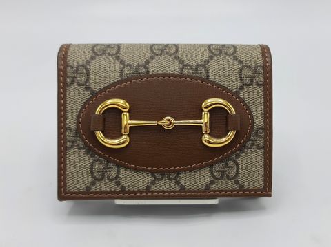 b2ccf3d2-db0c-4d9a-8ba8-e134c4185517