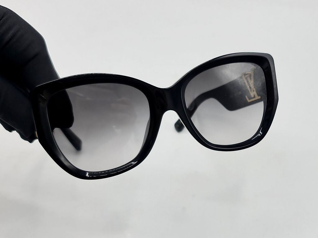 b1918dc0-ab23-4d2a-8aa2-16c936f6b4af