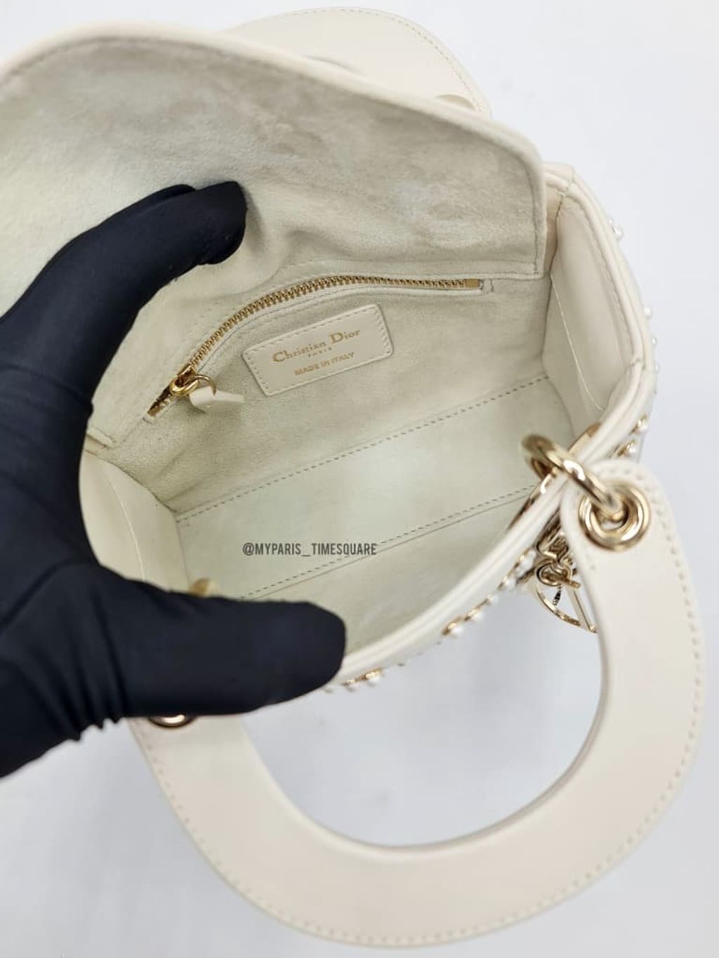 e9369a21-f6b3-49eb-b015-53c06243e27d