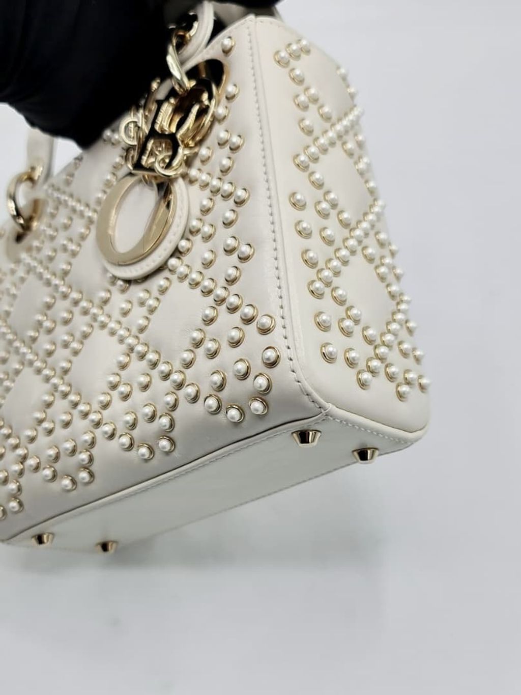 8eb00d9d-351e-4173-9abd-51ab98c46b61