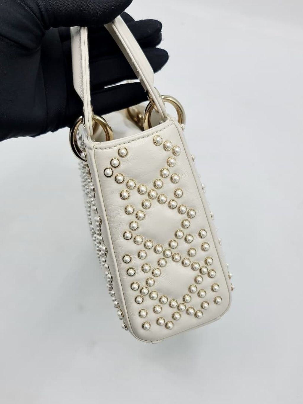 38aa4c6f-185c-408d-a8a3-685417dd4114