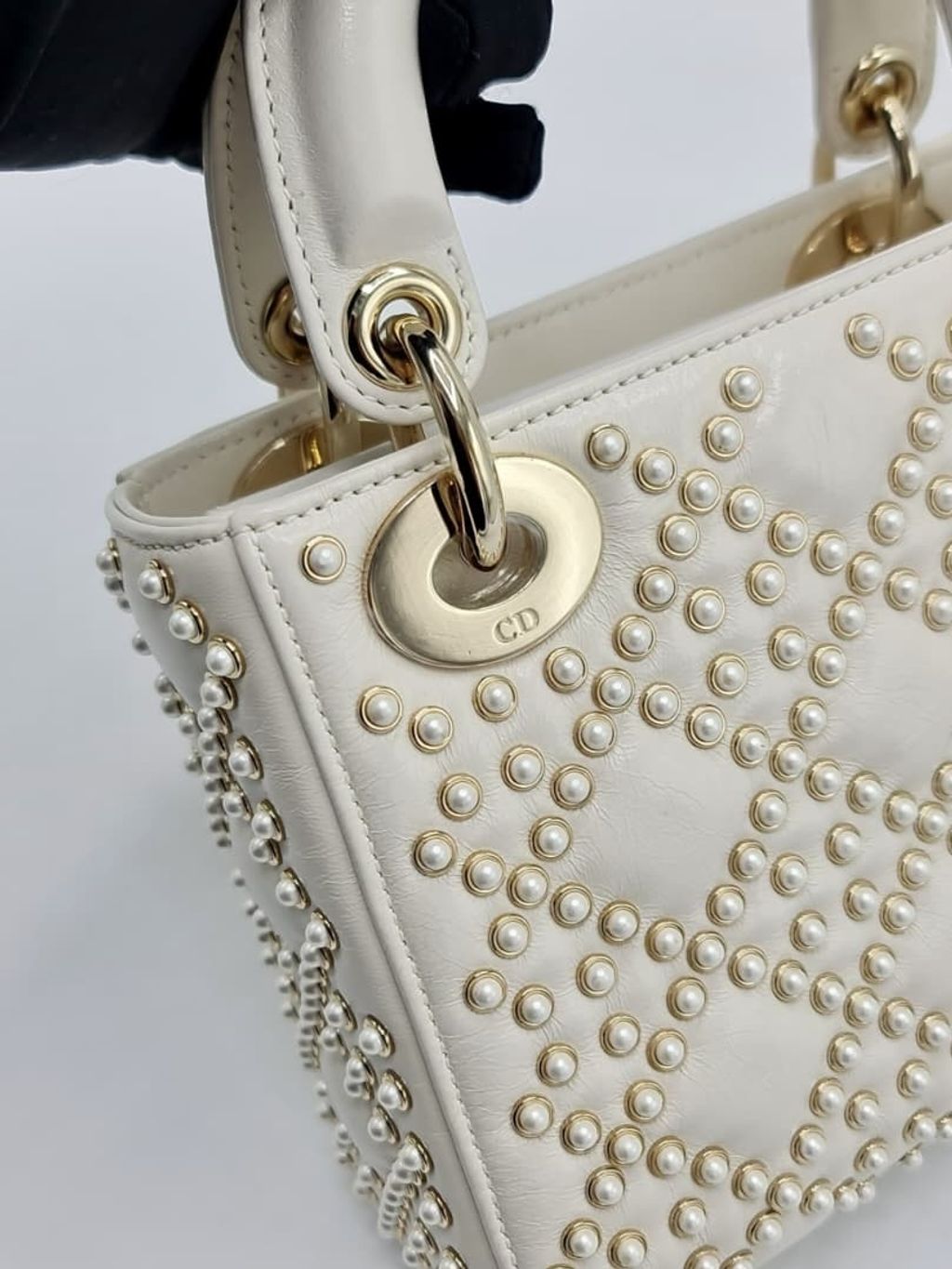 8df7b416-a02f-4424-847e-9062f8b95b7c