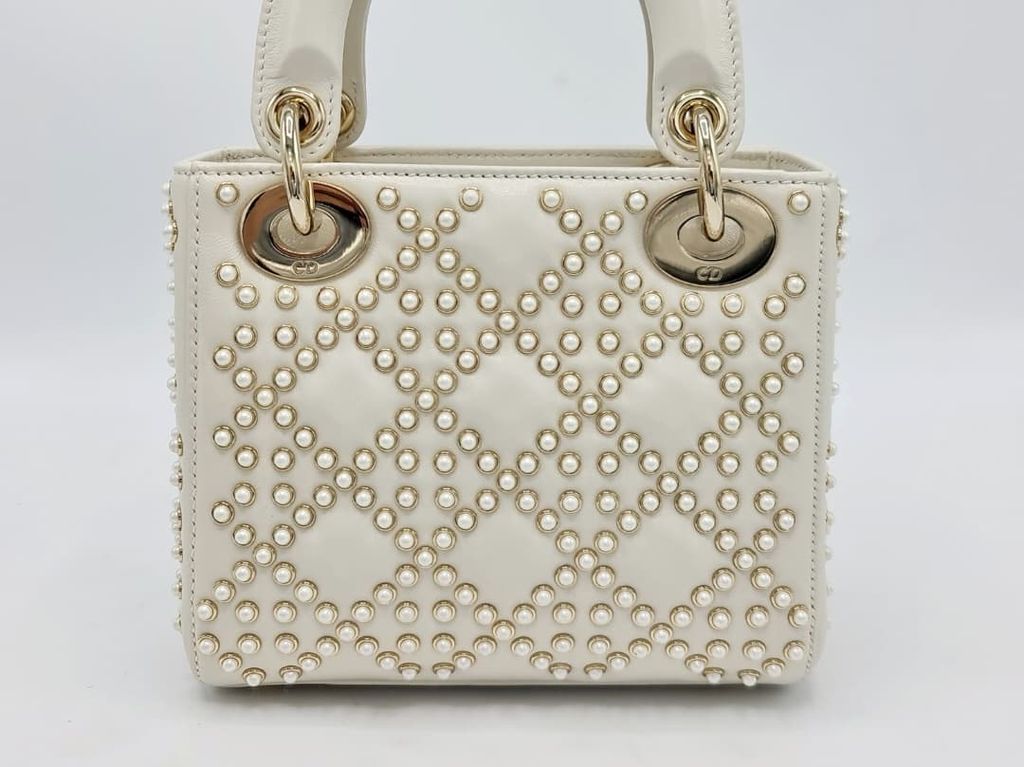 0a1baae9-7703-4a0e-90db-c2daf5df8c2a