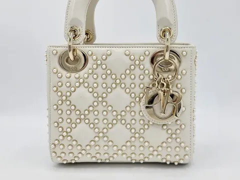 857f0f8d-35f4-4c26-a8bb-0f97f447b4c2