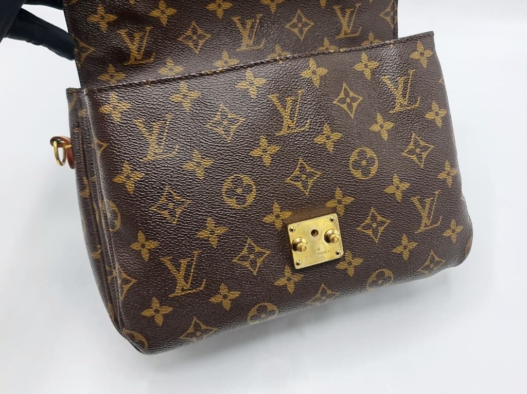 b756e3b5-d132-4eb0-a05c-e291d158a3e4