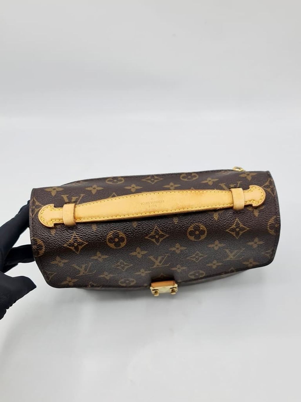 fefb24fa-f7a4-4dad-8cf9-9c846420f31c