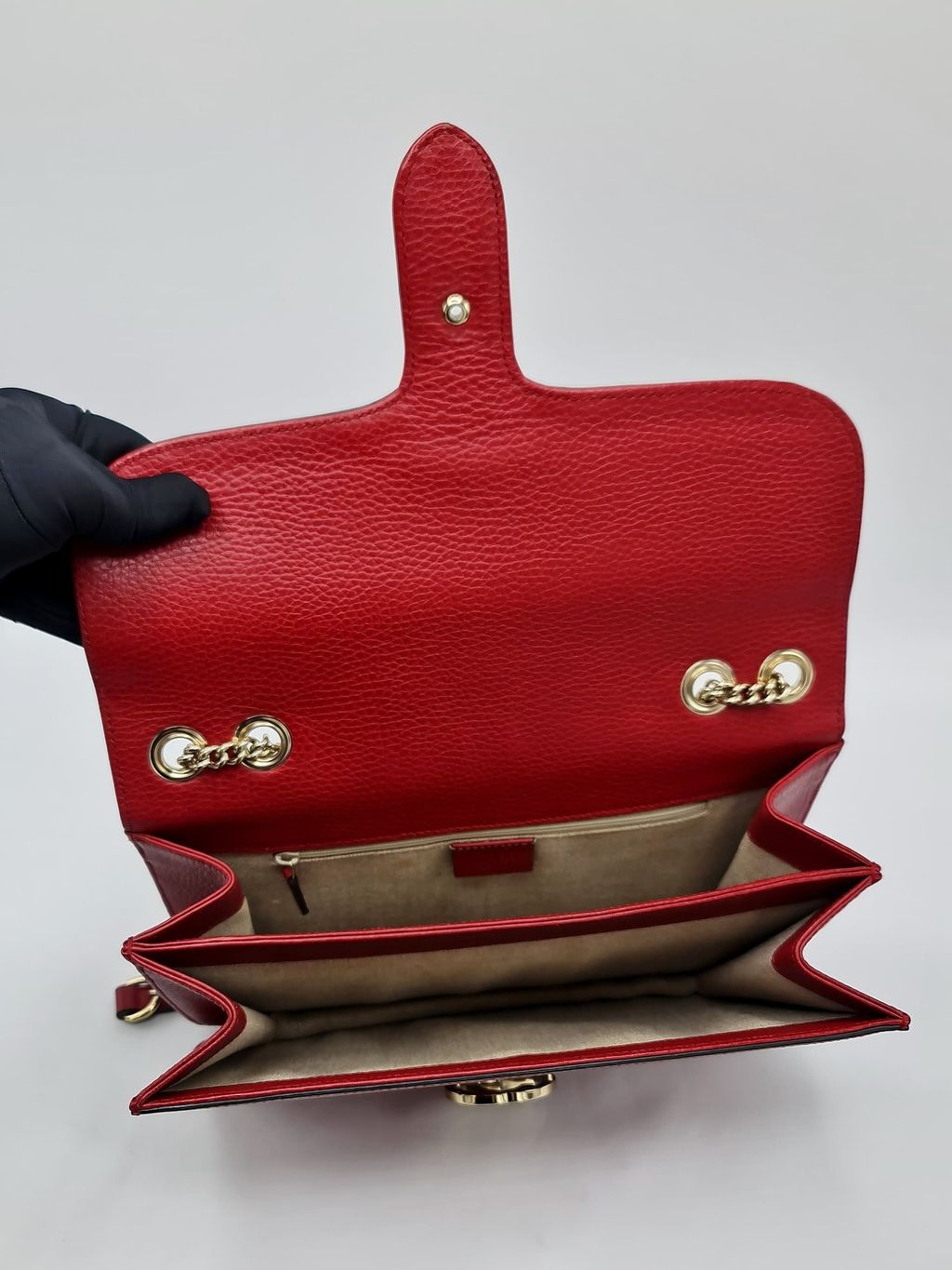 c3b735ff-a92a-4cf4-a812-3c7b3511940b