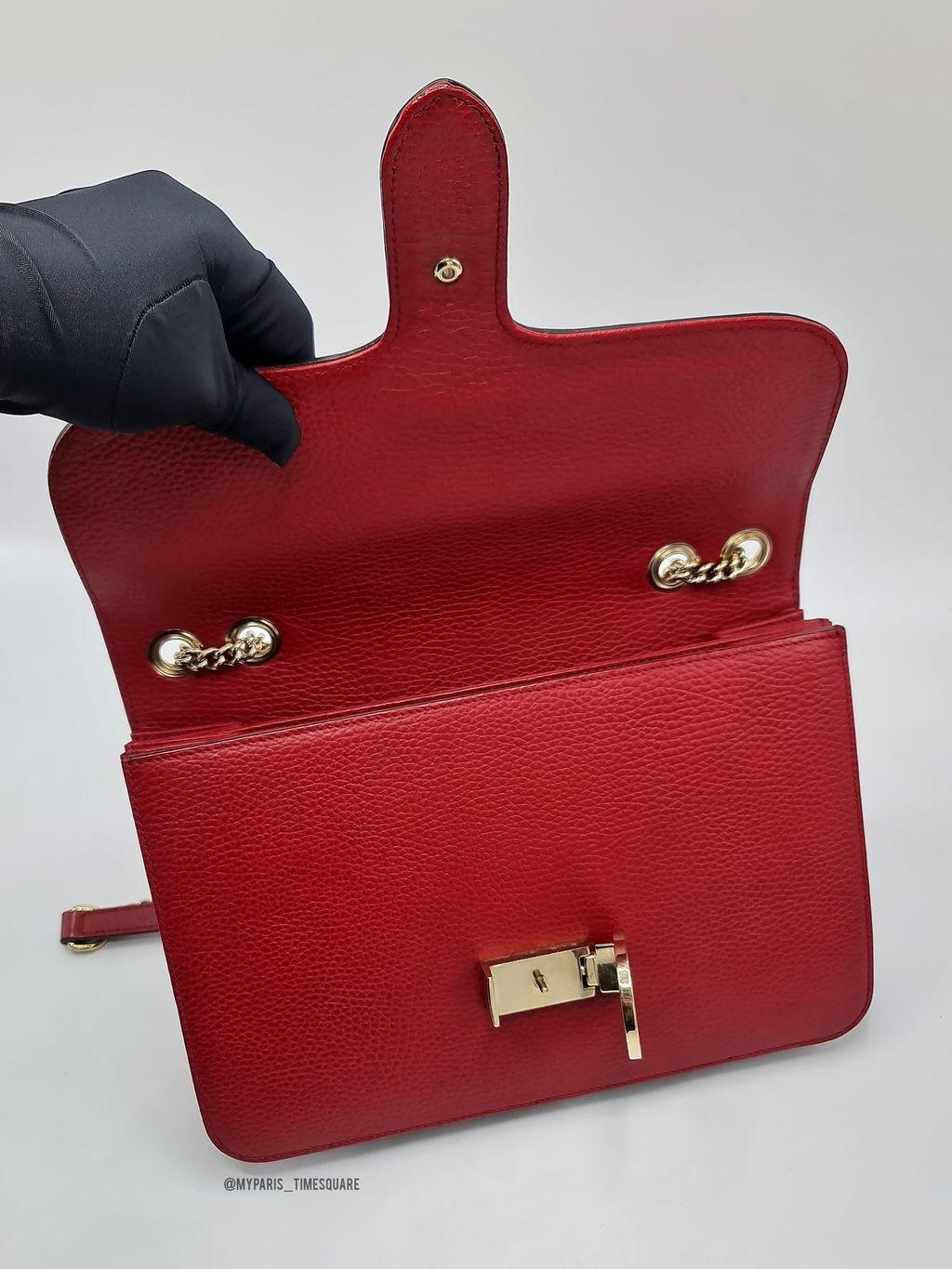 b9067a93-f698-4800-baf8-d4e059d91907