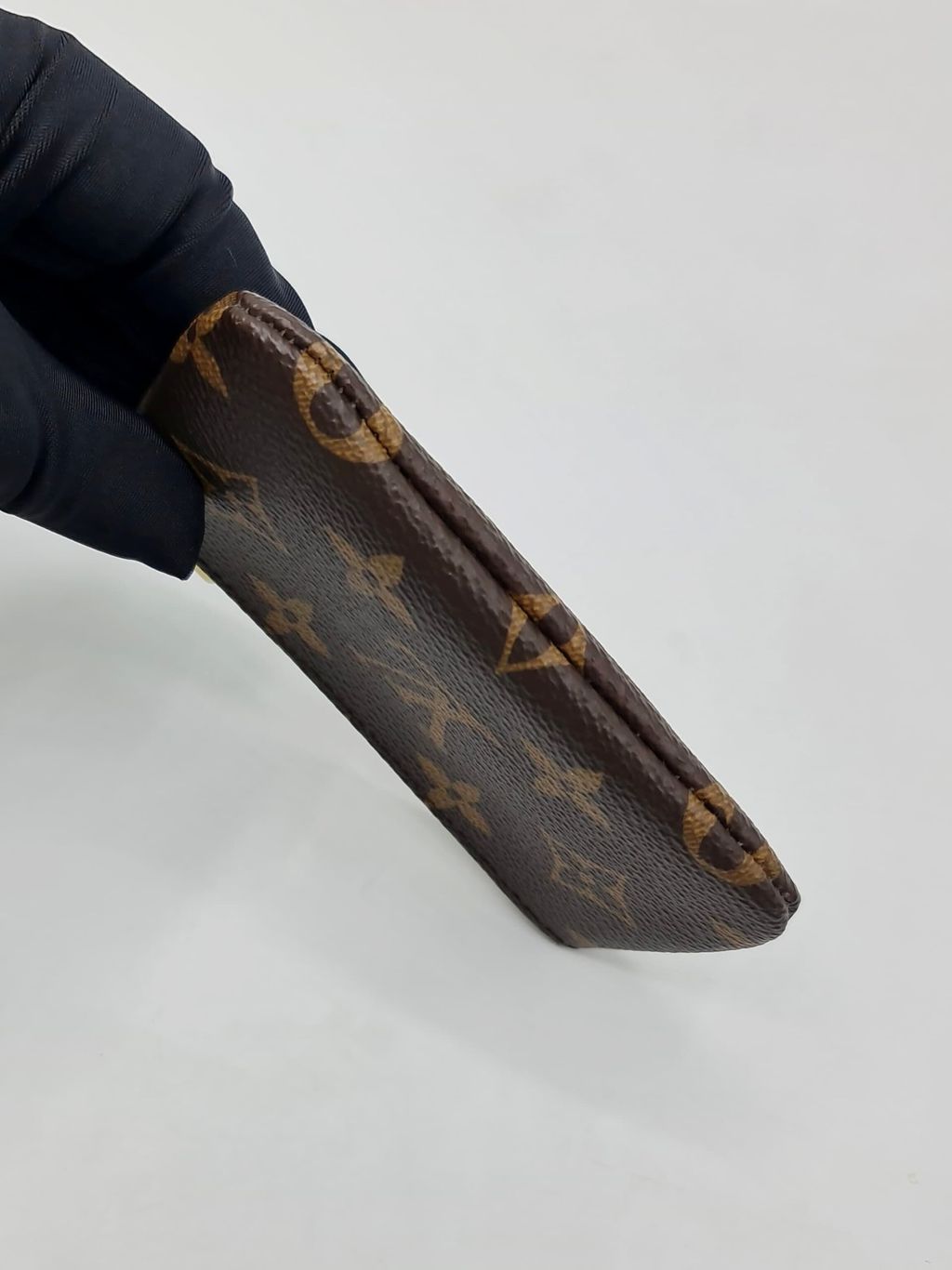 8ef874dd-355b-423e-9543-65ad94d36003