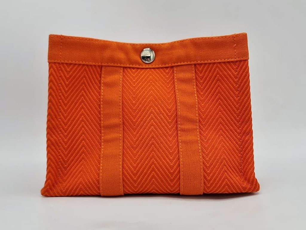 242c754a-5938-4f9d-b381-6a8f51d932a4