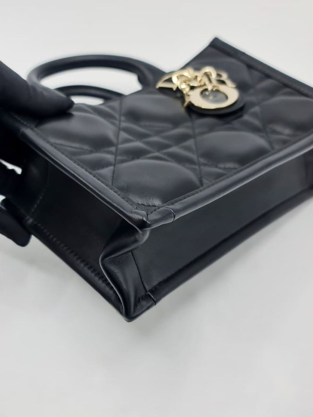 8f2195d7-02d5-4646-8108-10d5326cbff8