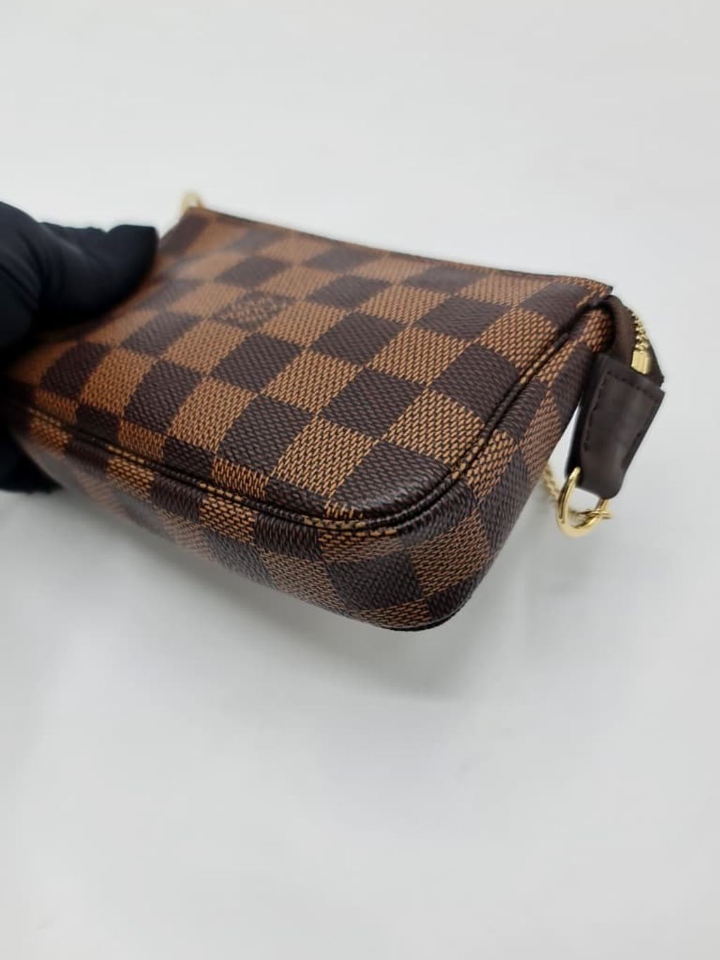 fe5adfae-3678-4706-a230-e4f5a0091970