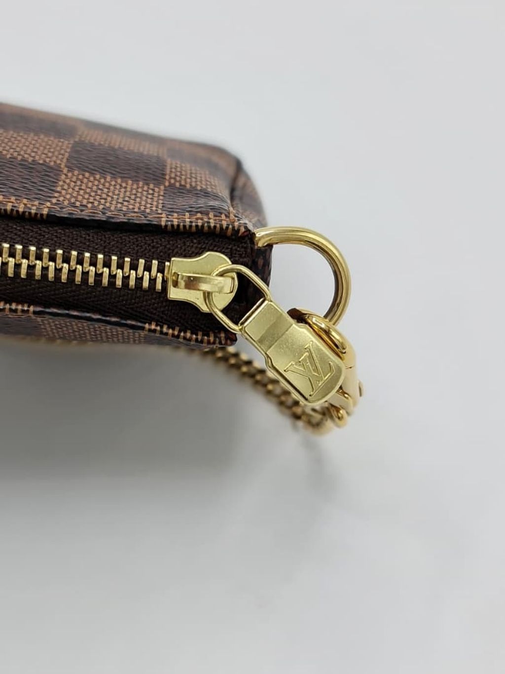 ed6fe4ab-f3cd-4ae9-bfae-7f11fcf89b1b