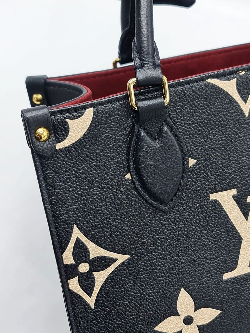 dd27e8d4-b3a7-419f-be9f-e6b092a4cf2c