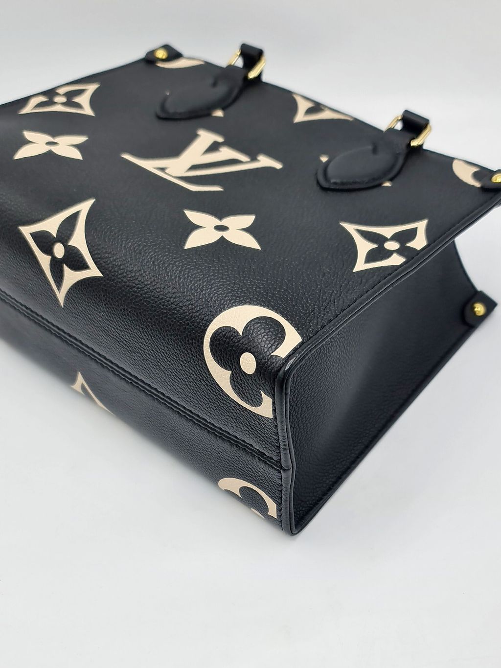 cf5da2fd-243a-4d26-8b61-19682d133447