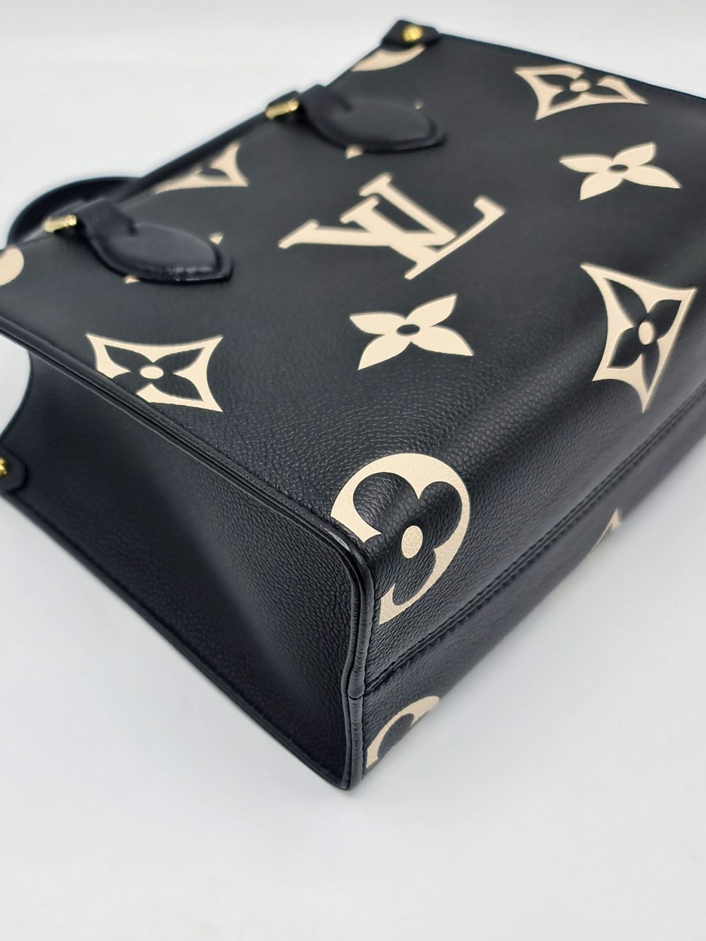 1125381f-d34f-400a-b1d8-26ca042d0a19