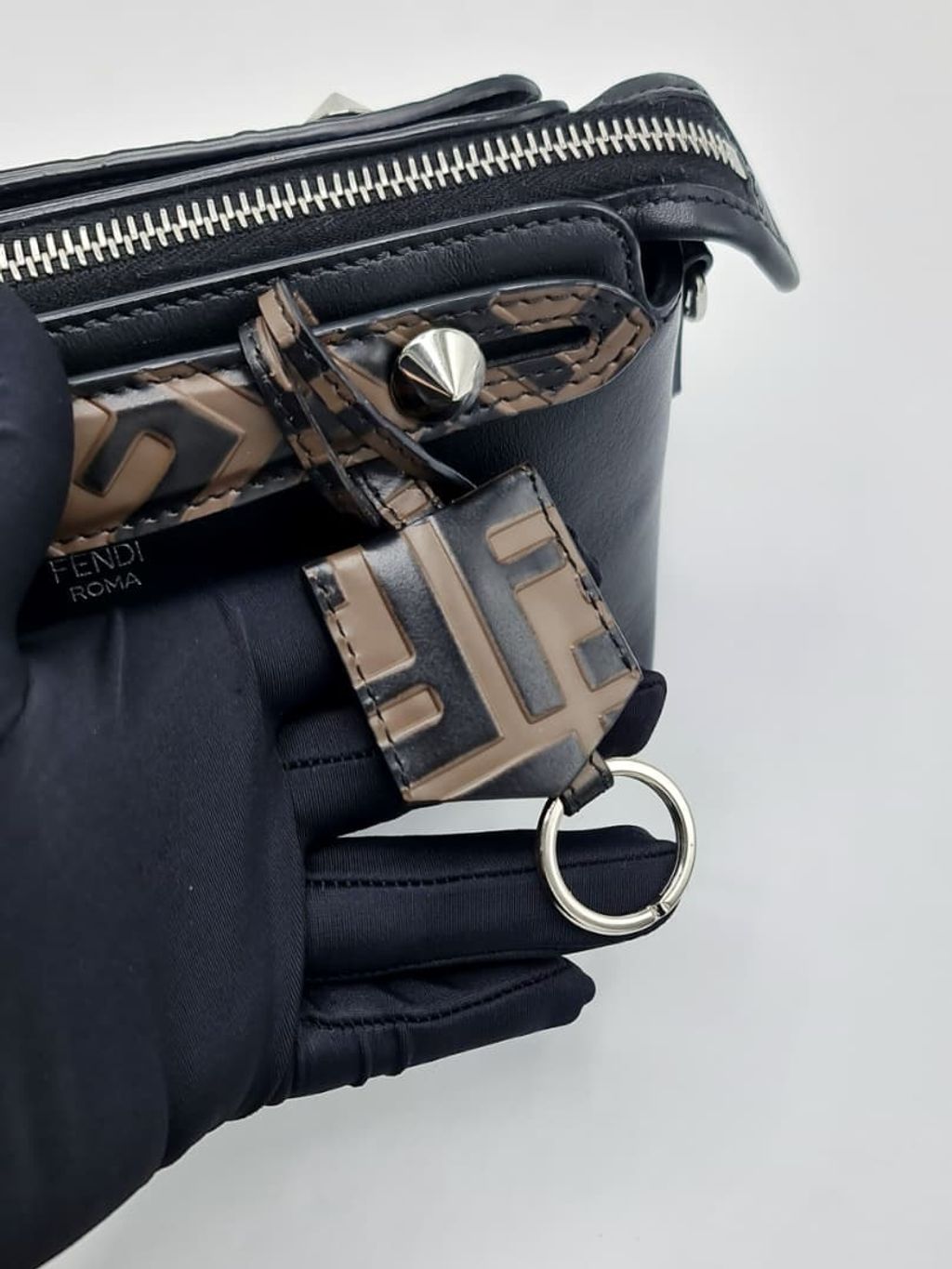 d8b055c3-8500-4912-afd6-d42c30ee55e9