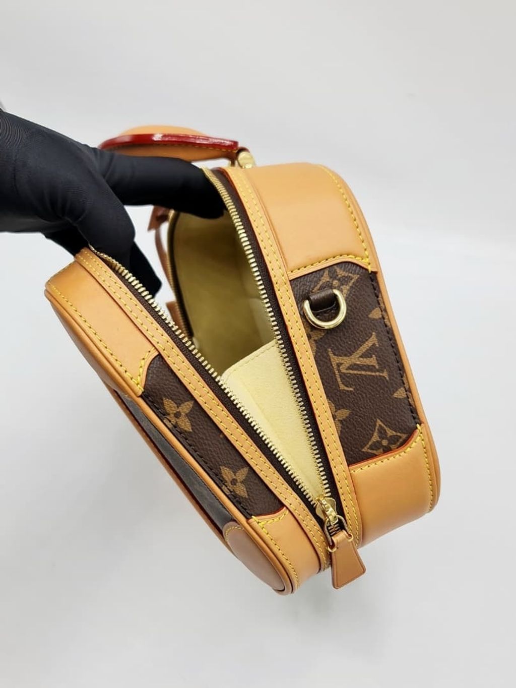 7b2c6863-0465-4876-b5bf-490dbc093a10