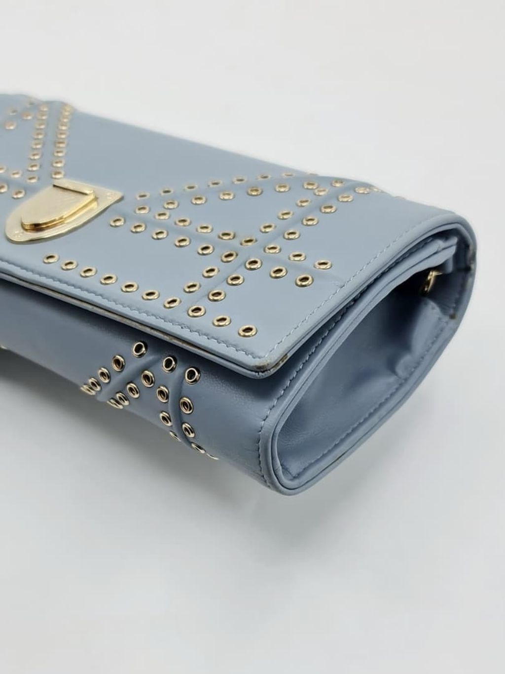 b2362e1d-96b9-42db-9e97-ce436e34529a