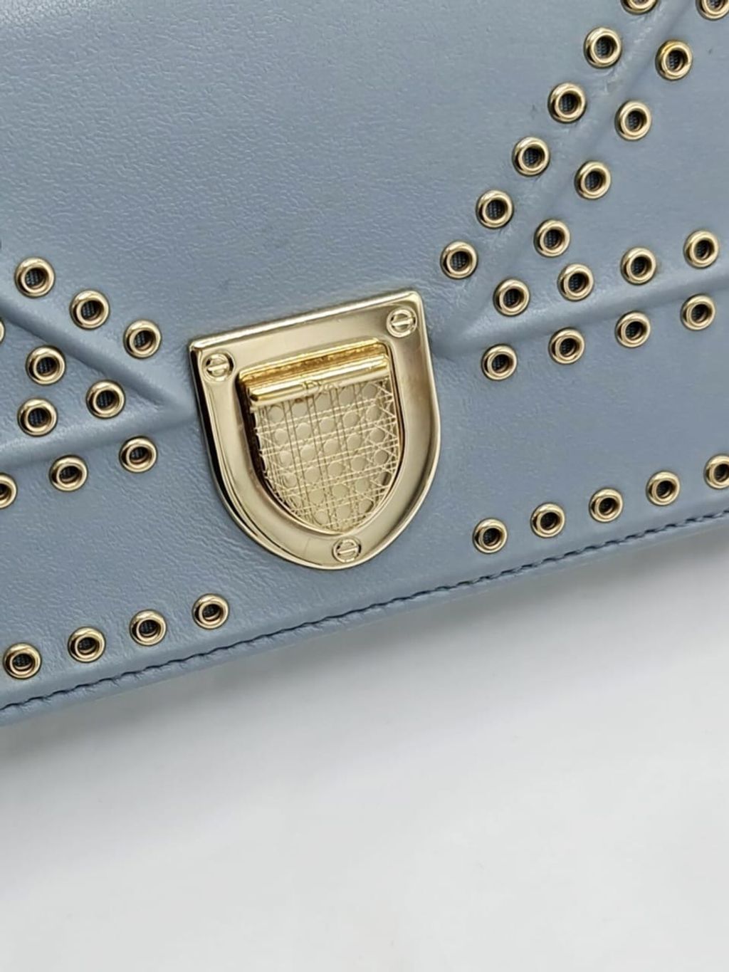 8a2b68e1-0f4c-4cdb-aa36-29326d4c1177