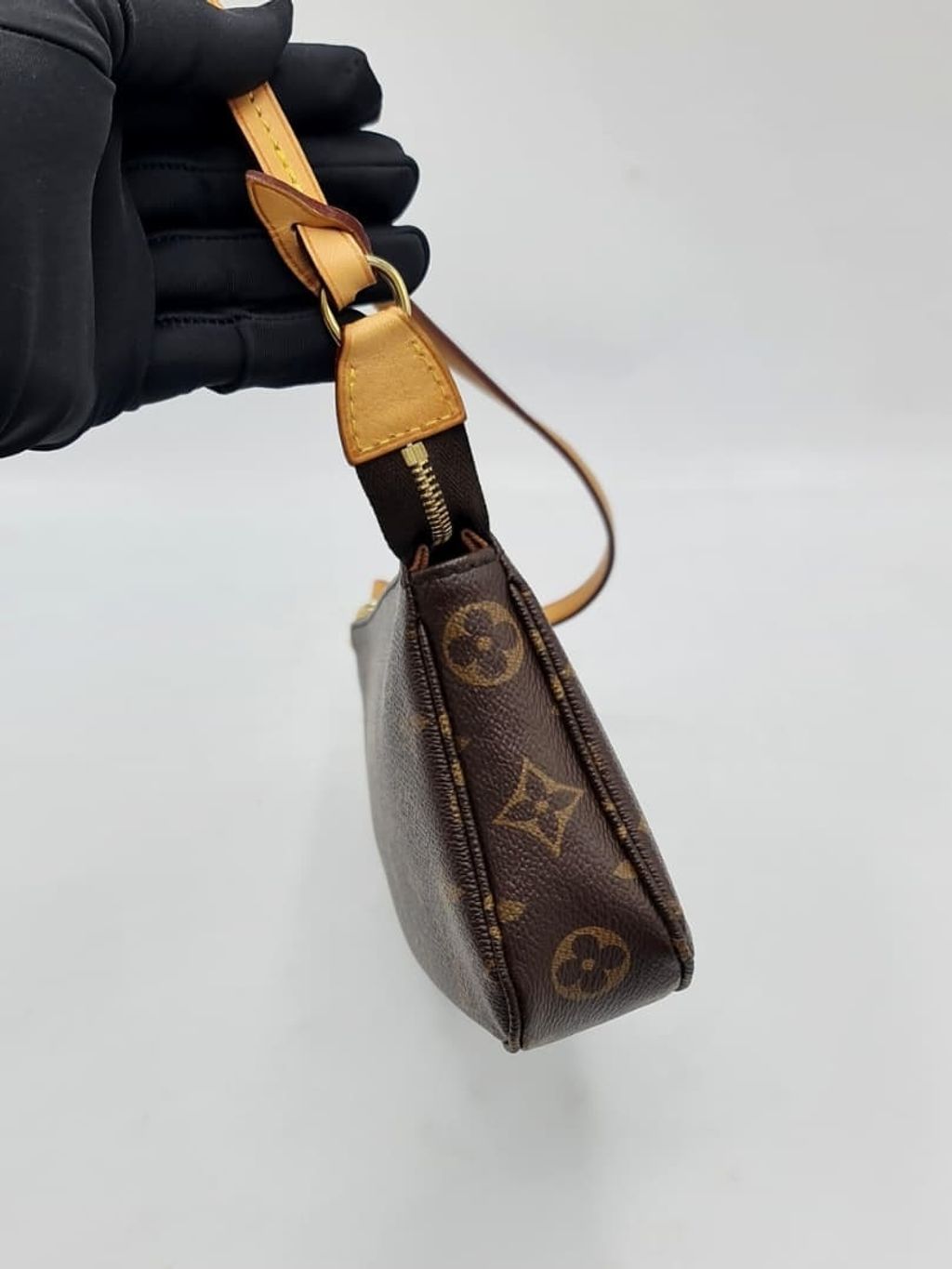 1c6a8f13-391e-443d-bdba-d826300098cf