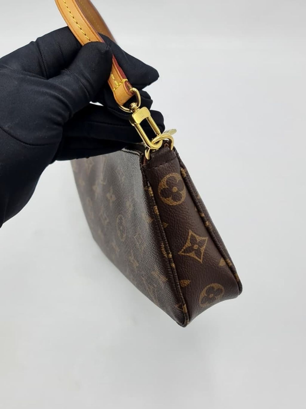 f9e6e2e0-6359-49ce-8efd-5a8159f1aee5