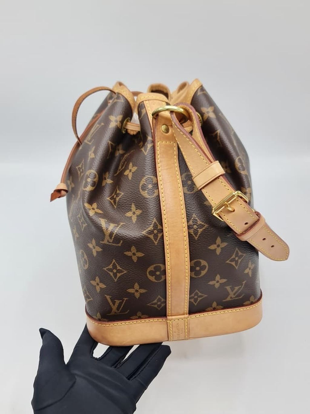 aa7fbb08-b67a-4230-8956-49f489ef2245