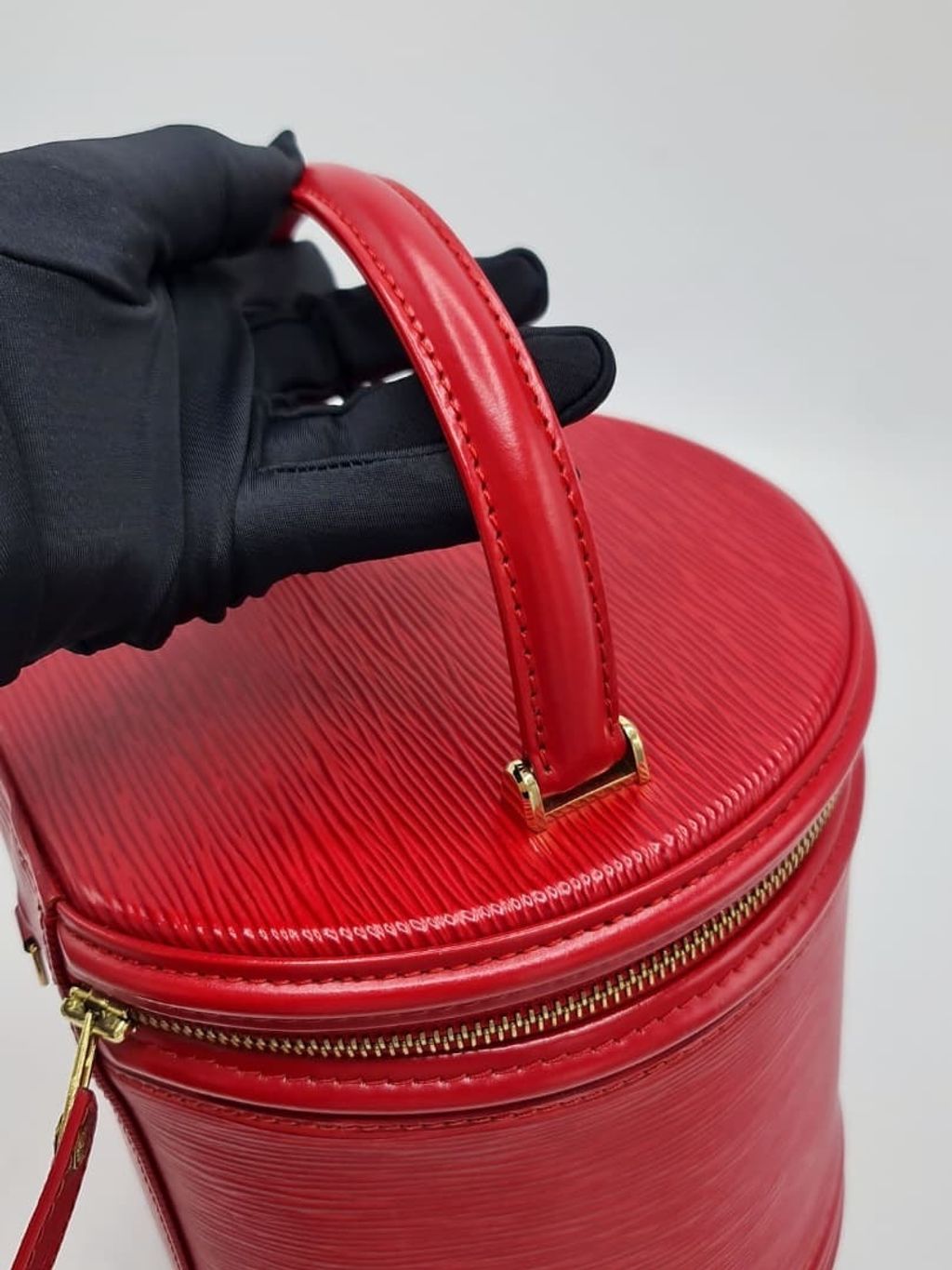 65a6eb14-25fe-42b7-8866-ae66db0f5b90