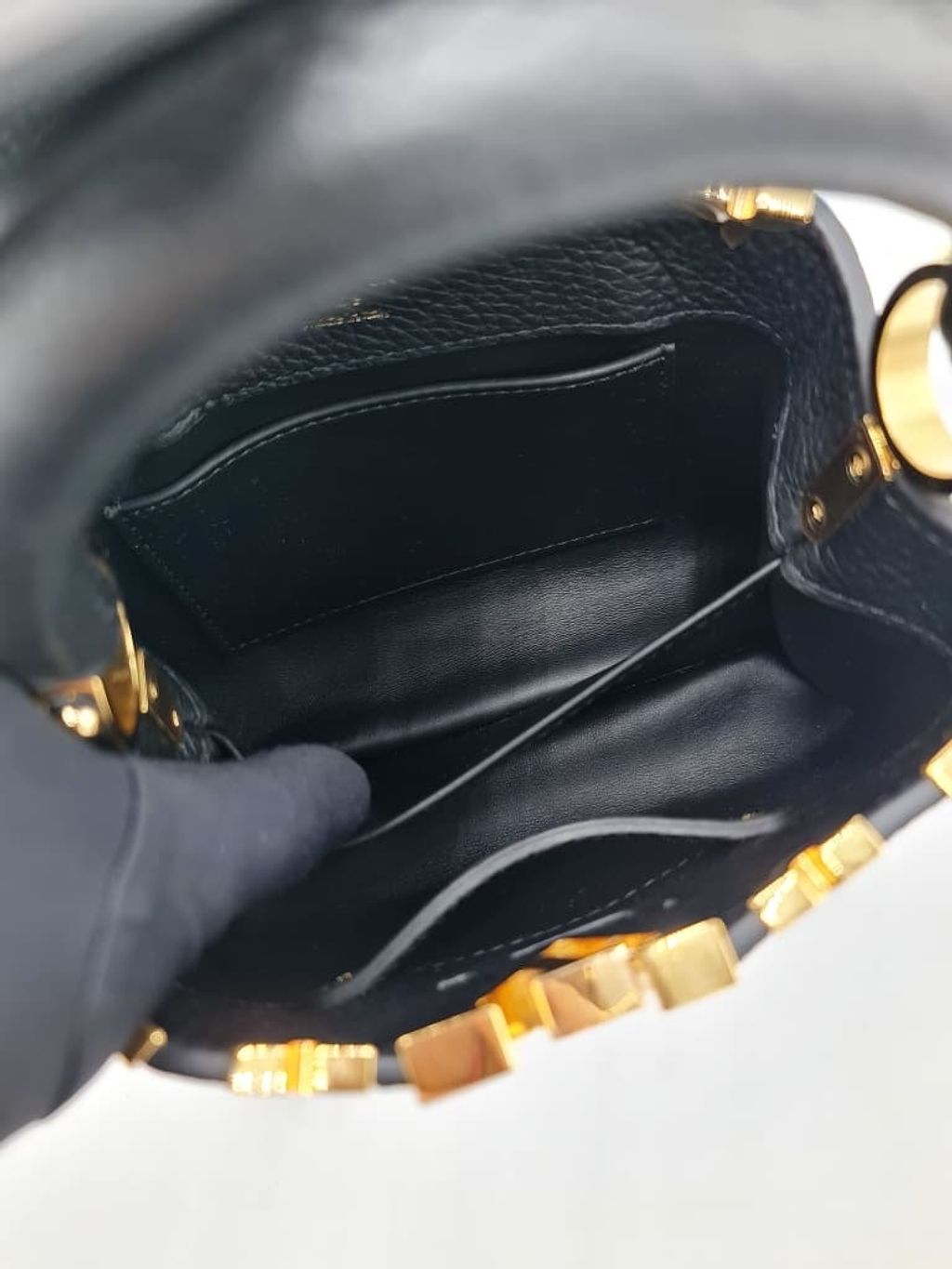 6da60372-3bf5-4795-8a41-dd96b4848ba3