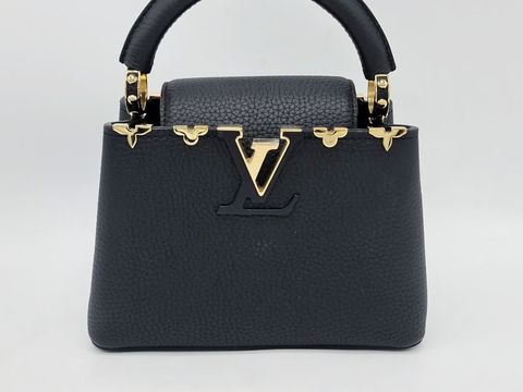 6a00f6ed-e42e-4e6c-97b4-5baa403b5733