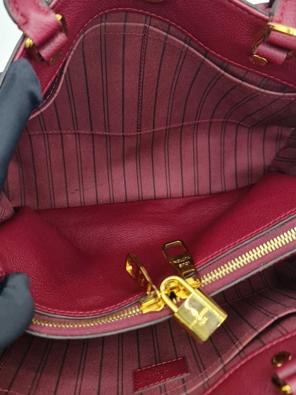 e8e68dbf-b86e-41e8-987b-44ff2d6f5a2a