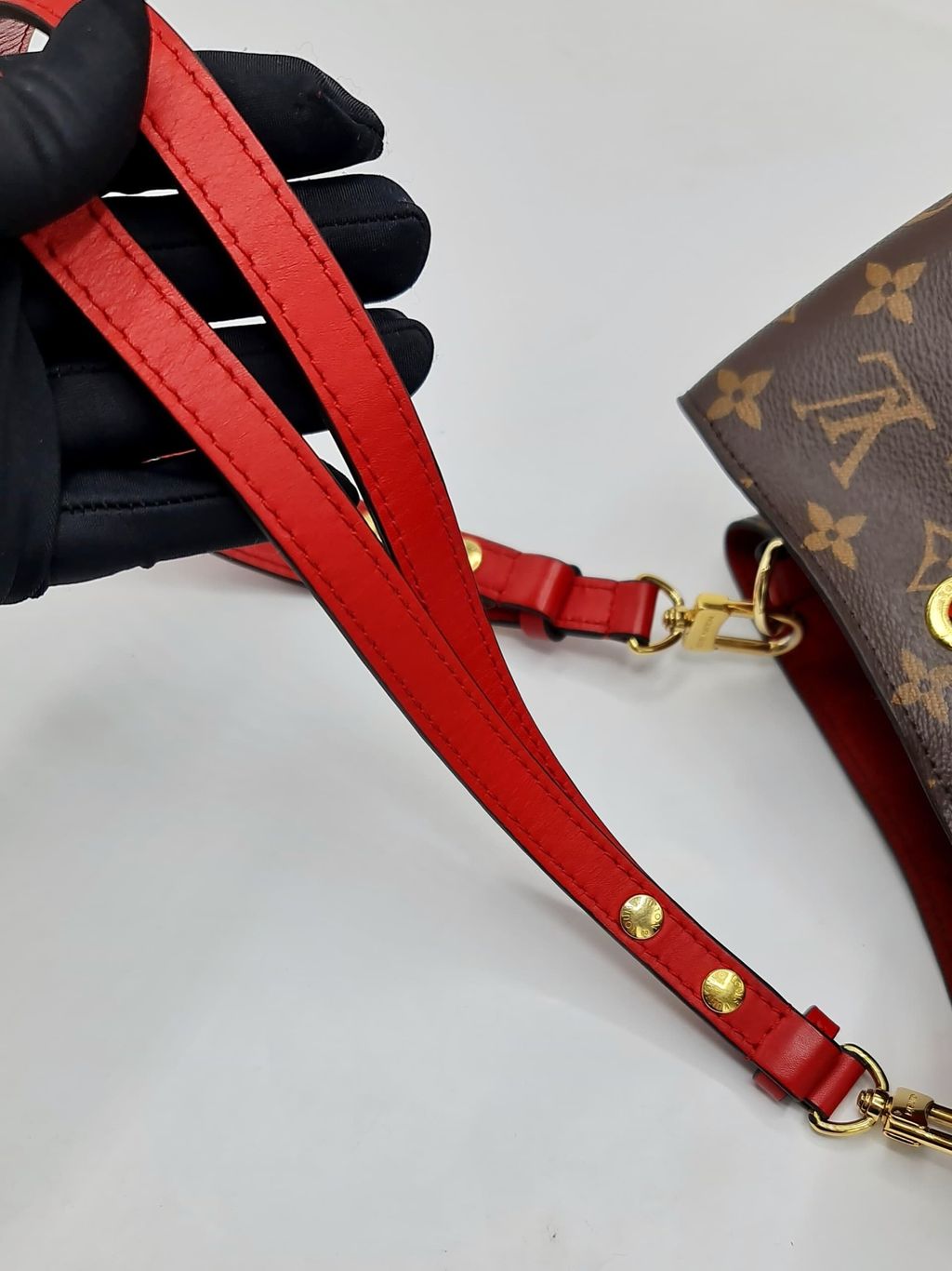 ee77848d-d421-42b4-9f0d-595a874bea10