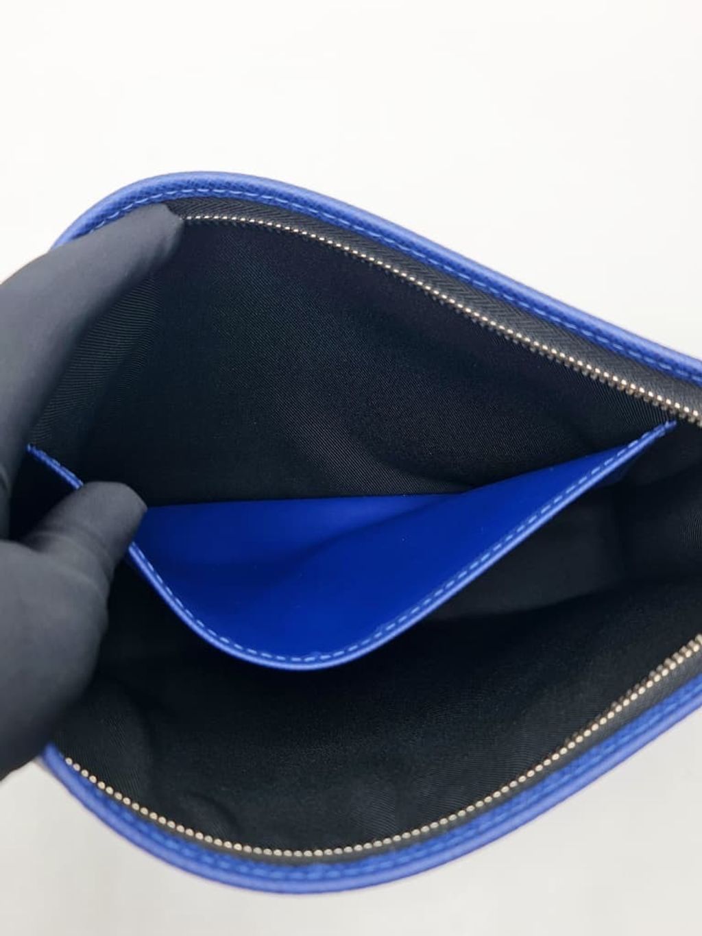 b67692d0-a0db-4a36-b072-729b371c0e7d