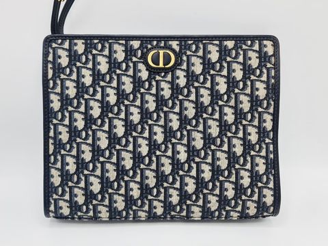 72cc91f8-47b2-4727-9c99-d7e068c012e8