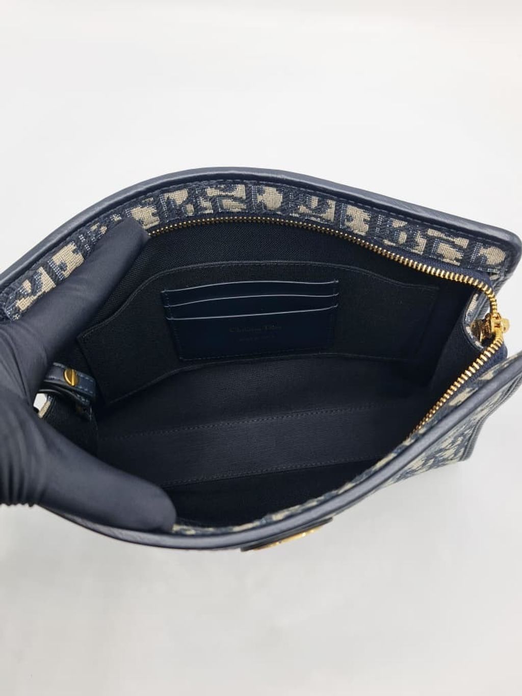 63c3a3c6-0238-4ba8-96c1-312c5ad6eef0