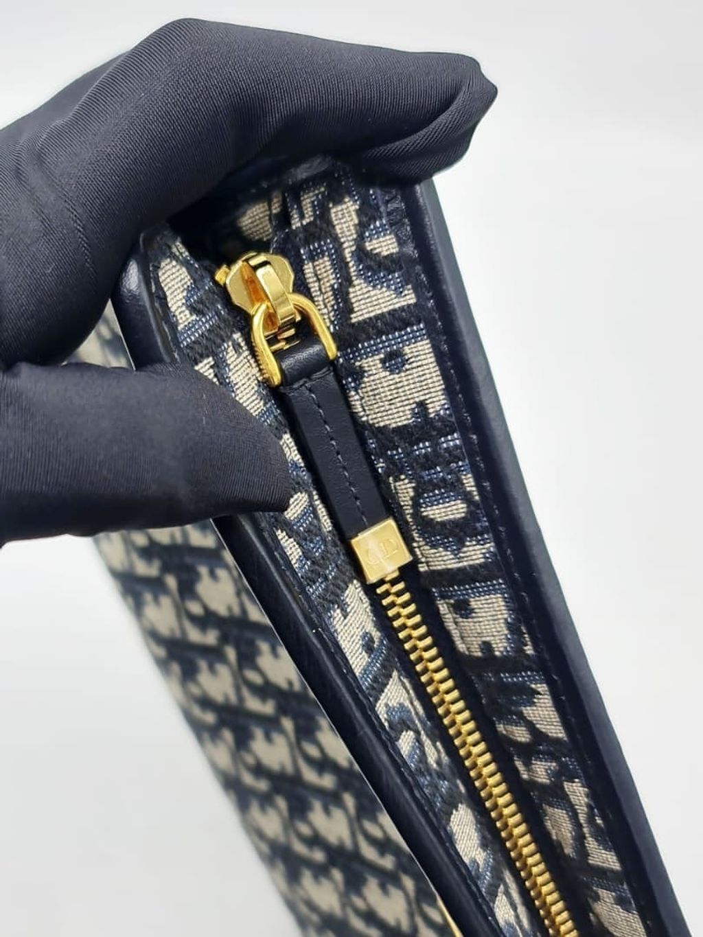 57585b32-1062-4514-a463-728b4721db95