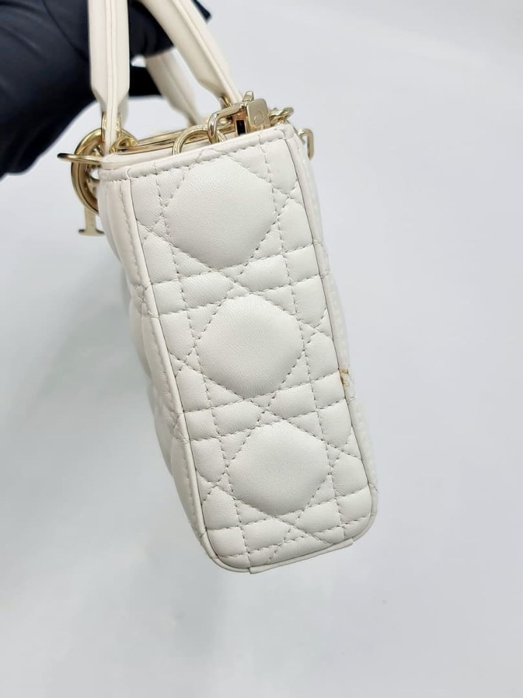 9c0de2e0-6472-4c48-8105-4b4fbd1096a1