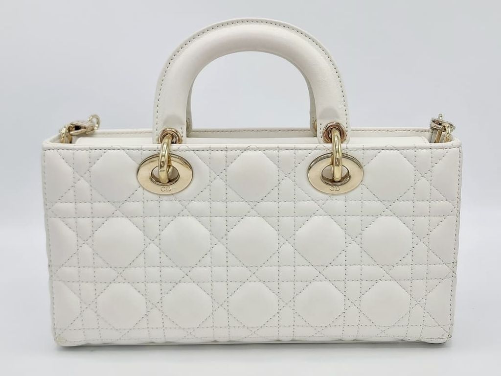 ab9963e9-4aca-483e-8362-ac504dc1b384