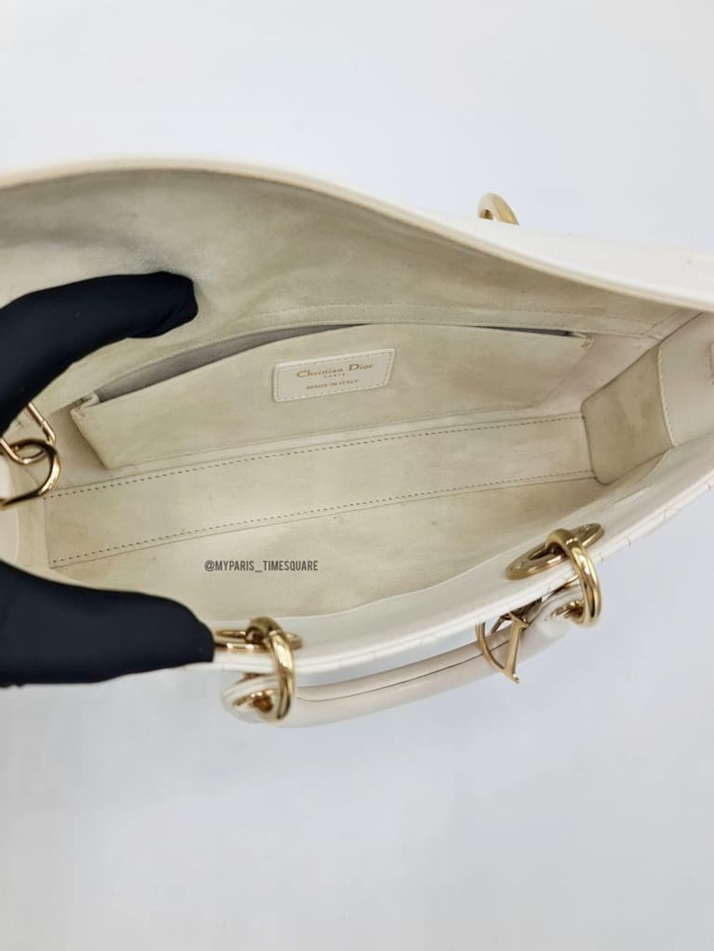 ad541172-f490-459e-b617-5ee13aa0c956