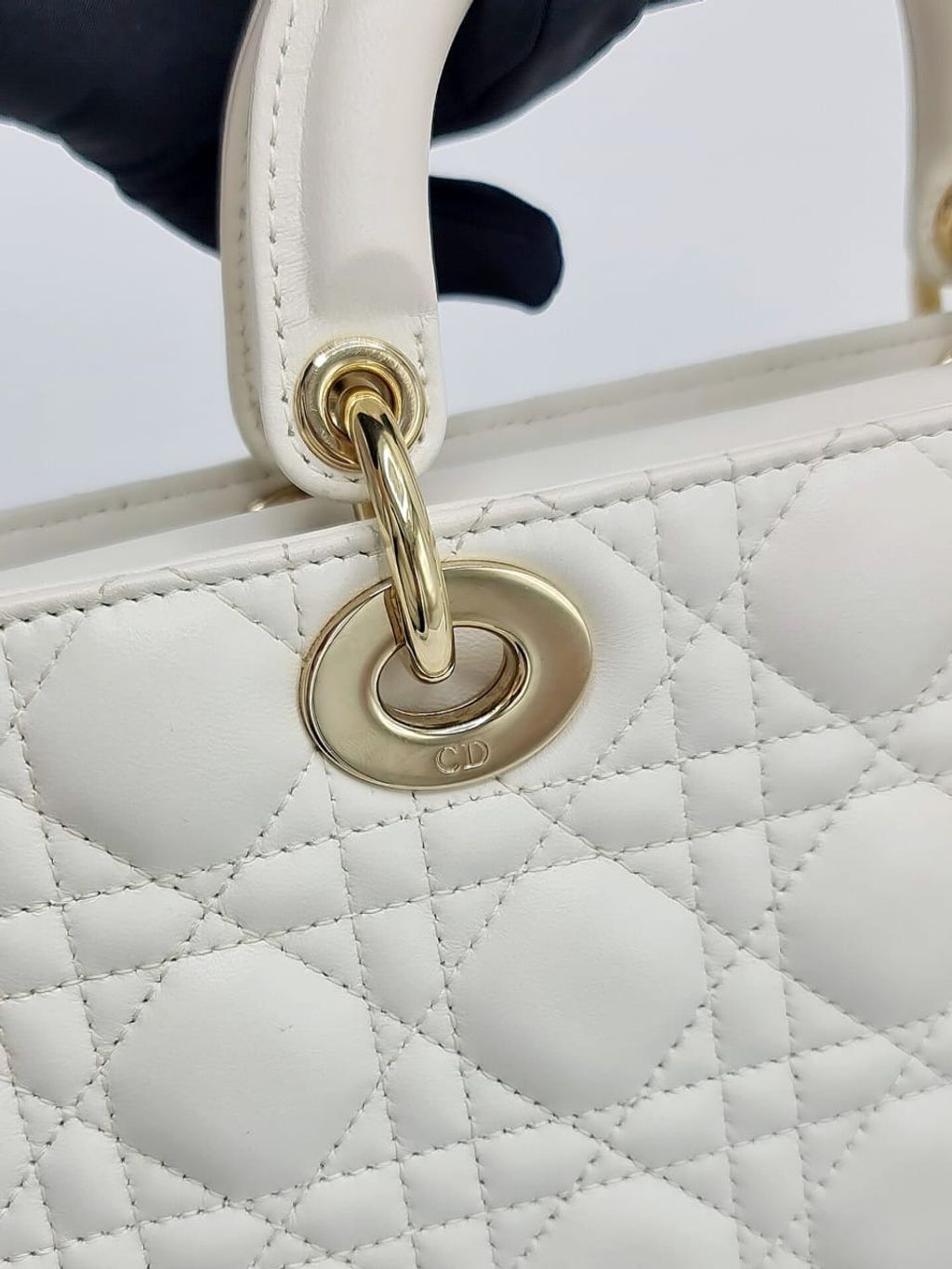 e324a12a-165e-4f51-91b7-dd750ba351f1