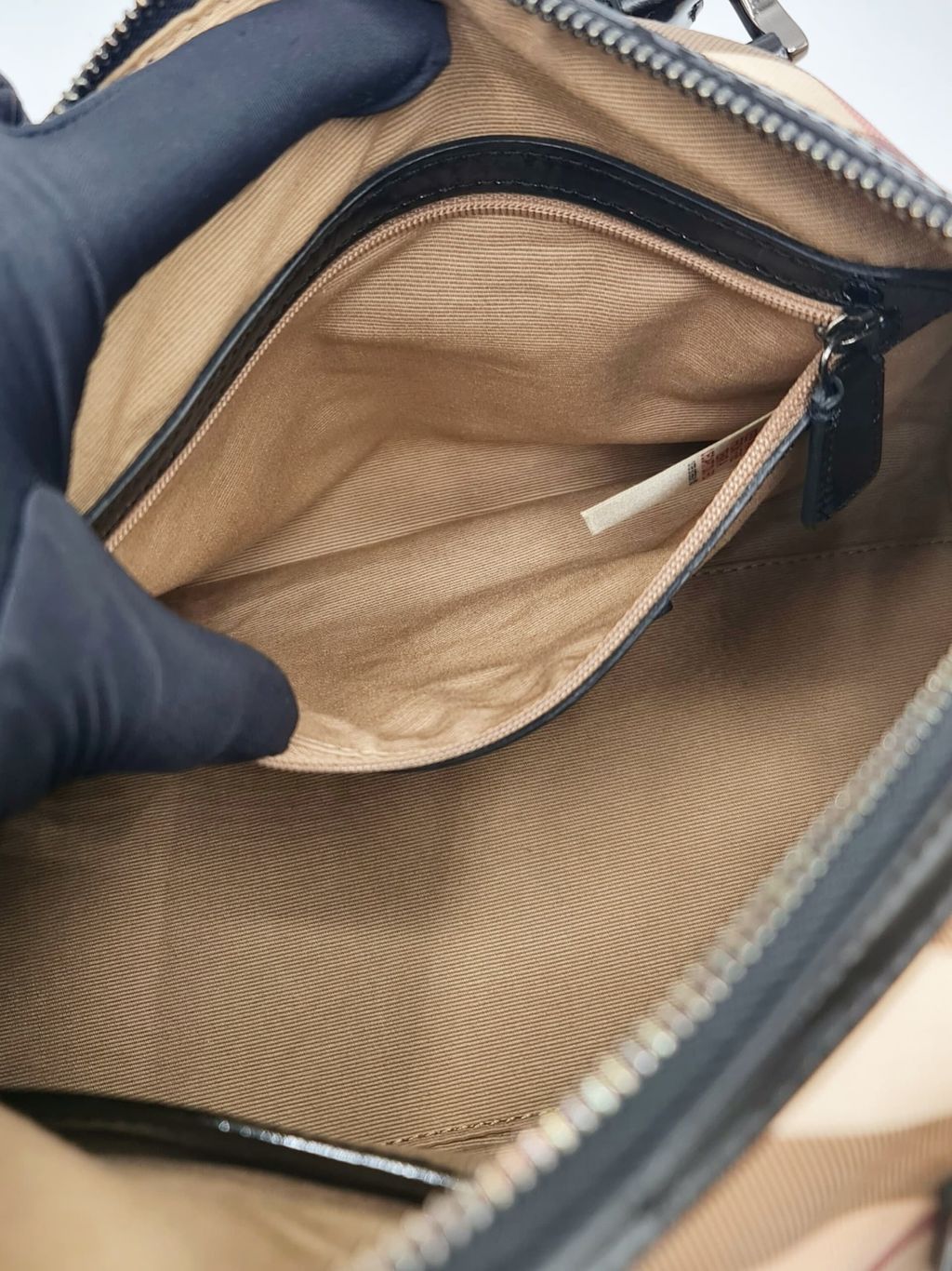 aba38fc0-9418-4c17-9f65-f6363424a0e8