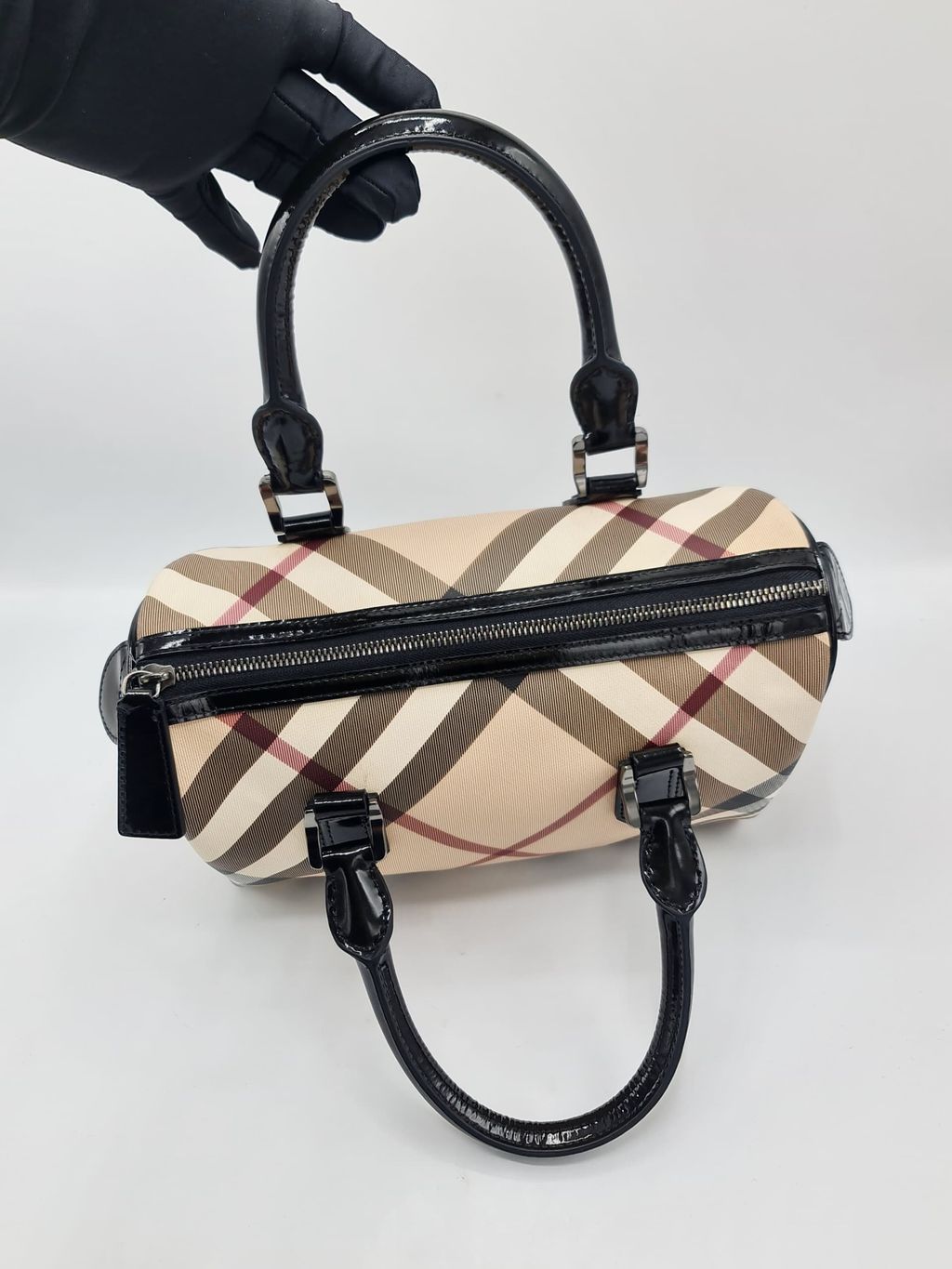 d6697a17-4d33-4422-85ee-9c0cb63ab993