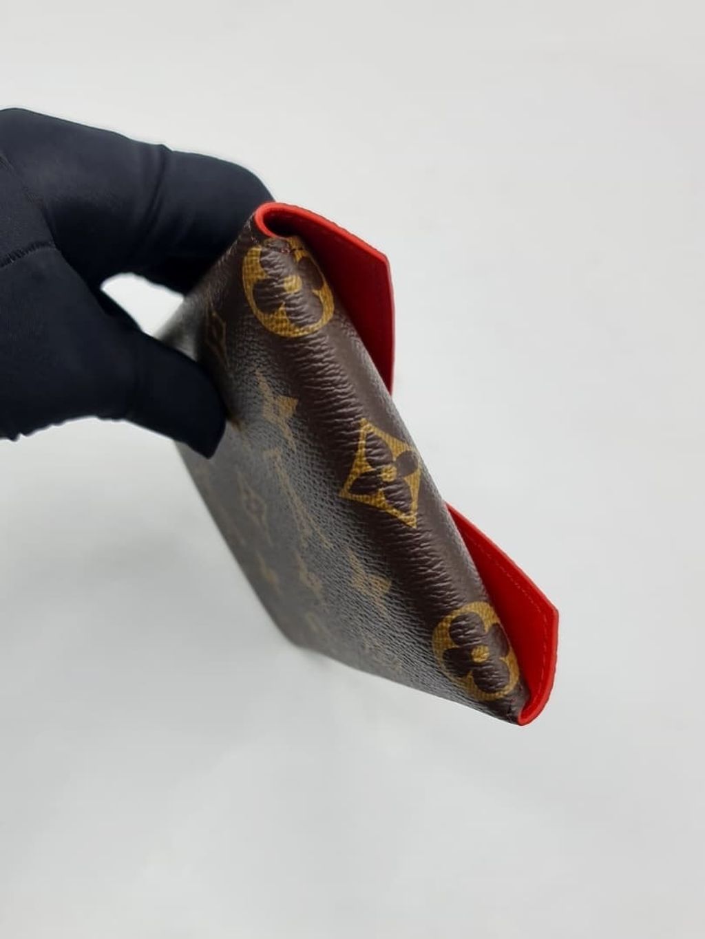 f1caf589-d889-4ecb-b9ec-a34314679d2c