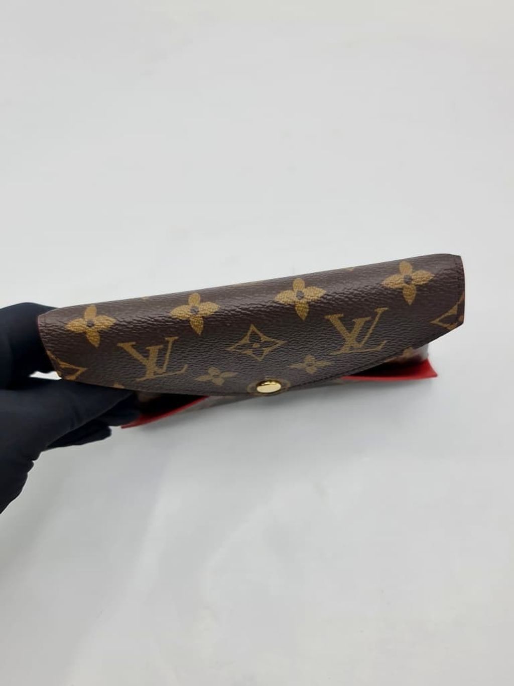 fe3027c8-8ef1-424f-b6ef-727132e41f7f