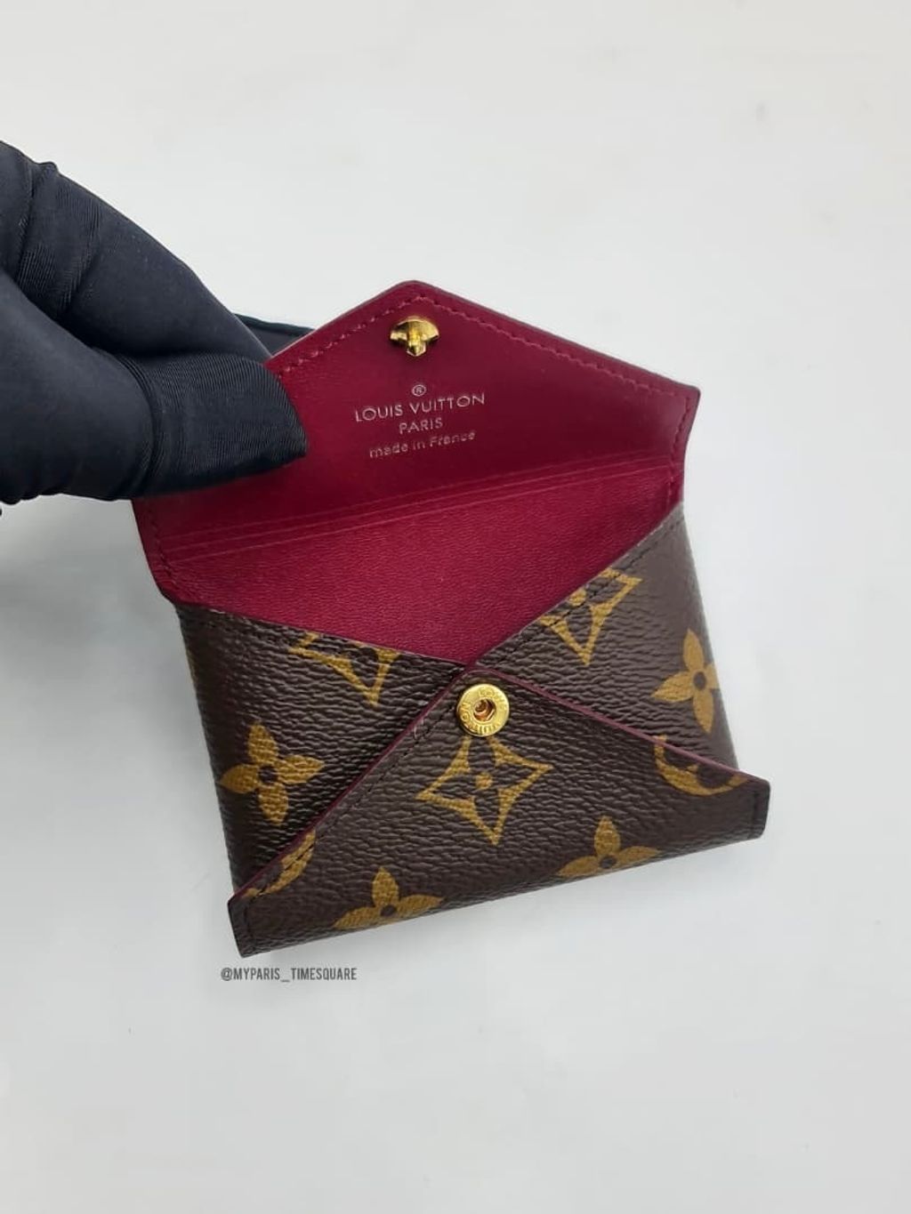 cc112702-b1ba-4c98-af29-013676a22042